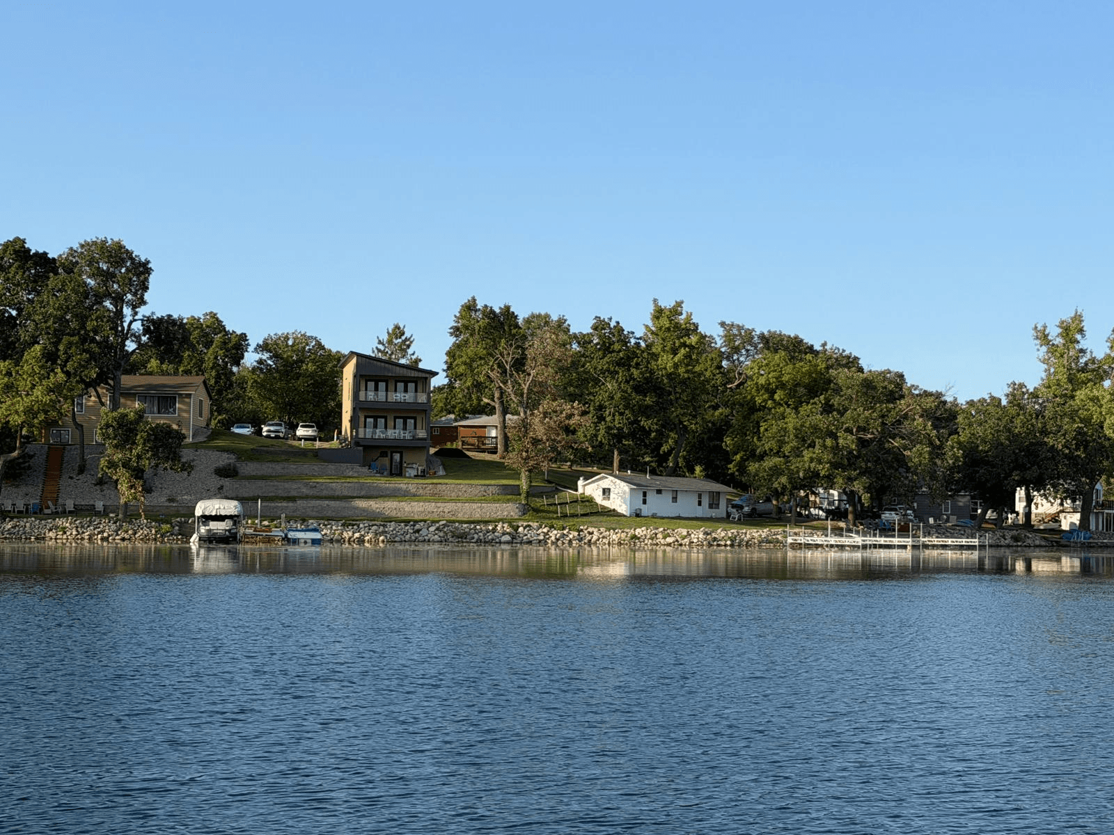 Cabins and villas along the shore of Lake Victoria in Alexandria, Minnesota.
